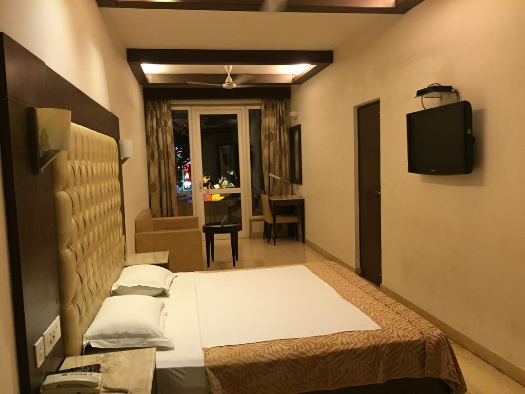 ניו דלהי Metropolis Tourist Home מראה חיצוני תמונה