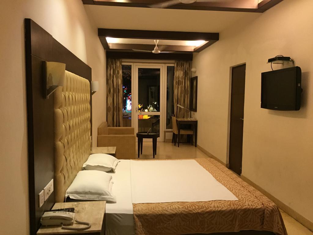 ניו דלהי Metropolis Tourist Home מראה חיצוני תמונה