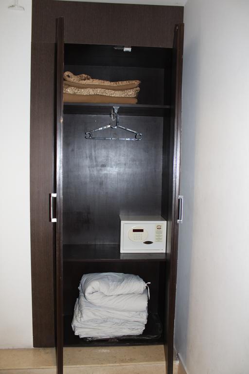 ניו דלהי Metropolis Tourist Home מראה חיצוני תמונה